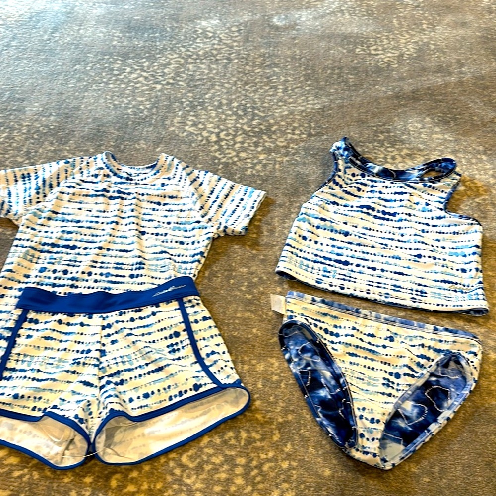 EDDIE BAUER 4 PIECE SET REVERSIBLE KIDS SIZE S 7/8 NWOT - Picture 3 of 13